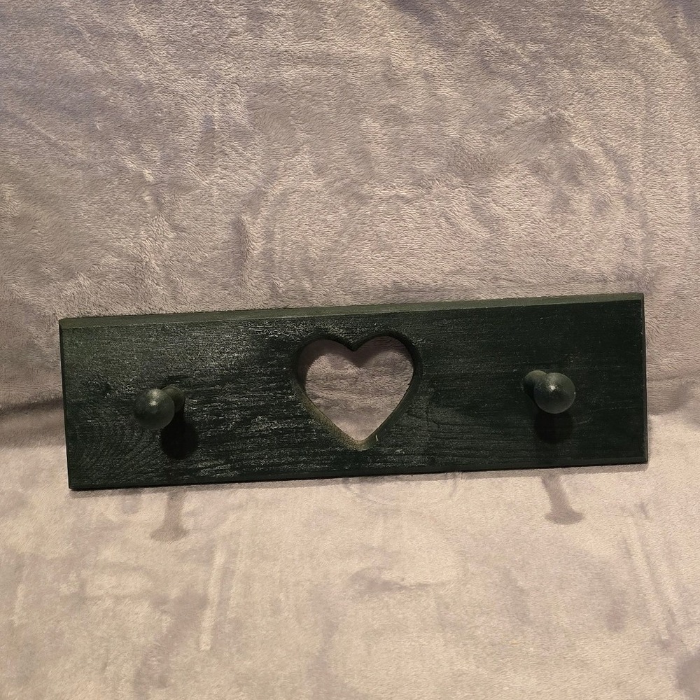 Vintage Primitive Green Wood Wall Rack Heart Cutout 2 Peg Hook Farmhouse 11.75"W